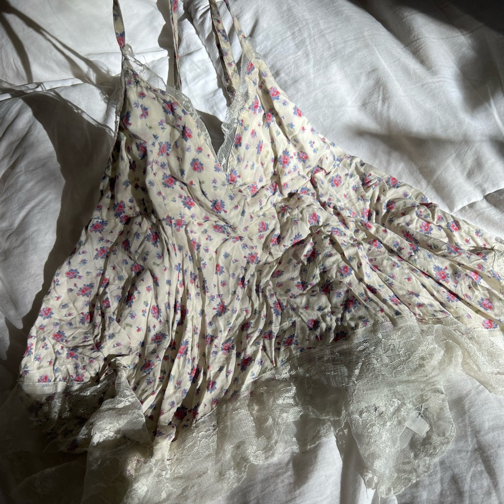 Hollister flowy floral tank top